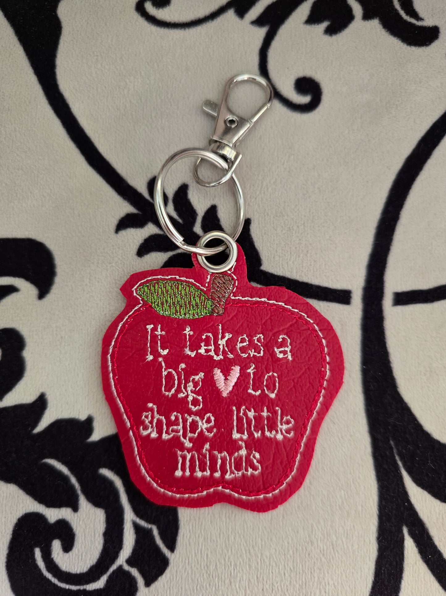 It takes a big heart to shape little minds, teacher keyring / keychain
