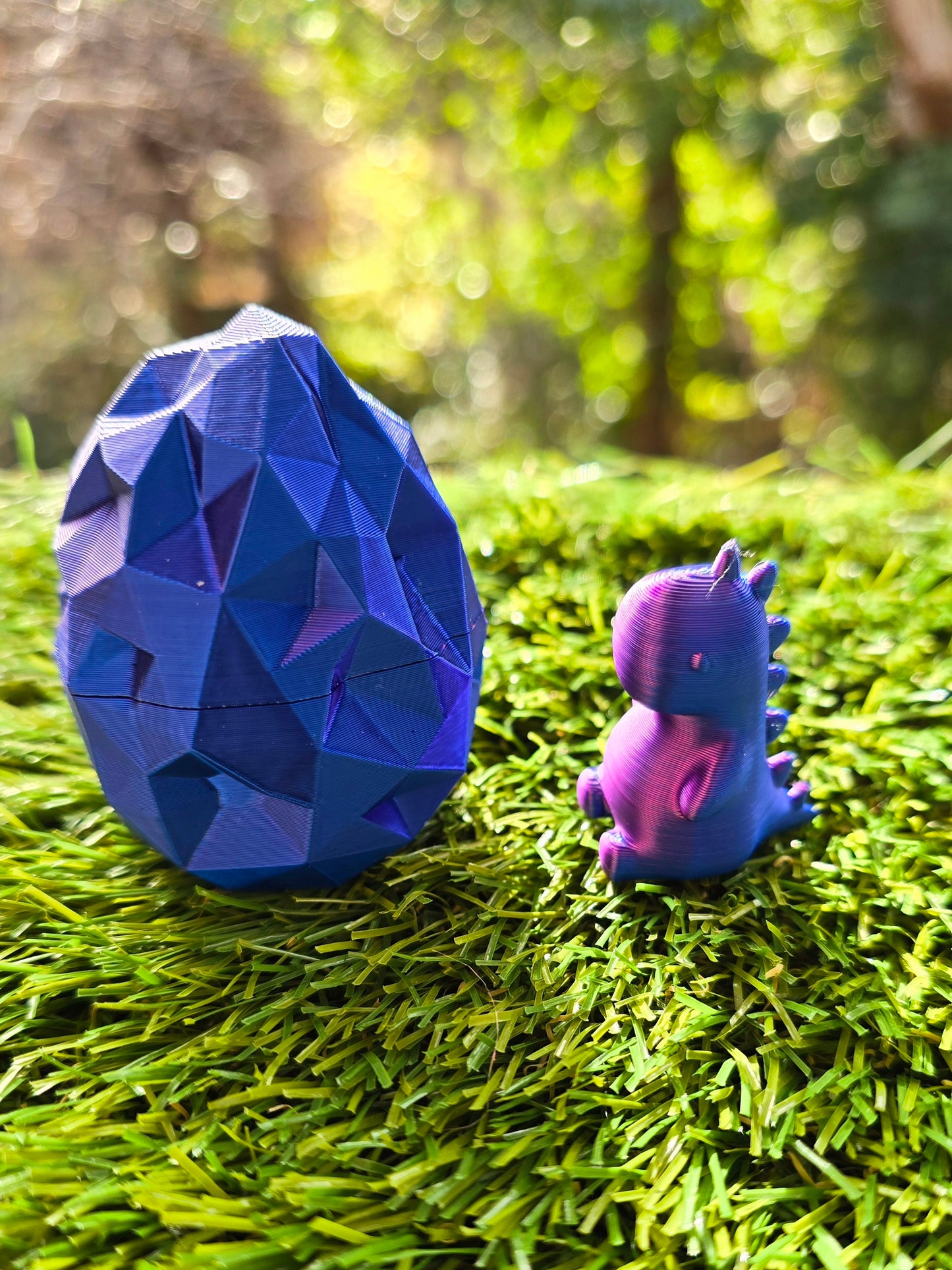3D Printed Dino Egg with Tiny Dinosaur Inside