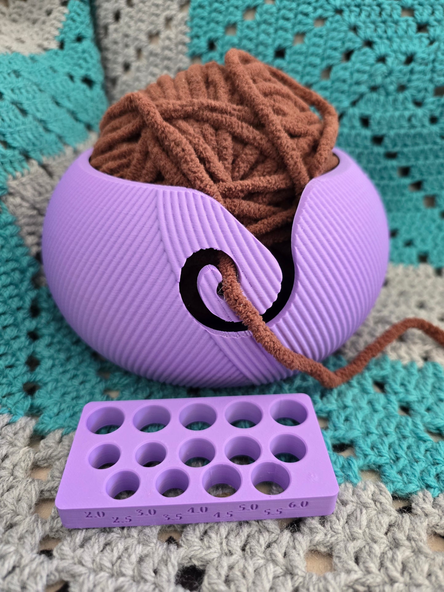Yarn bowl and crochet hook organiser