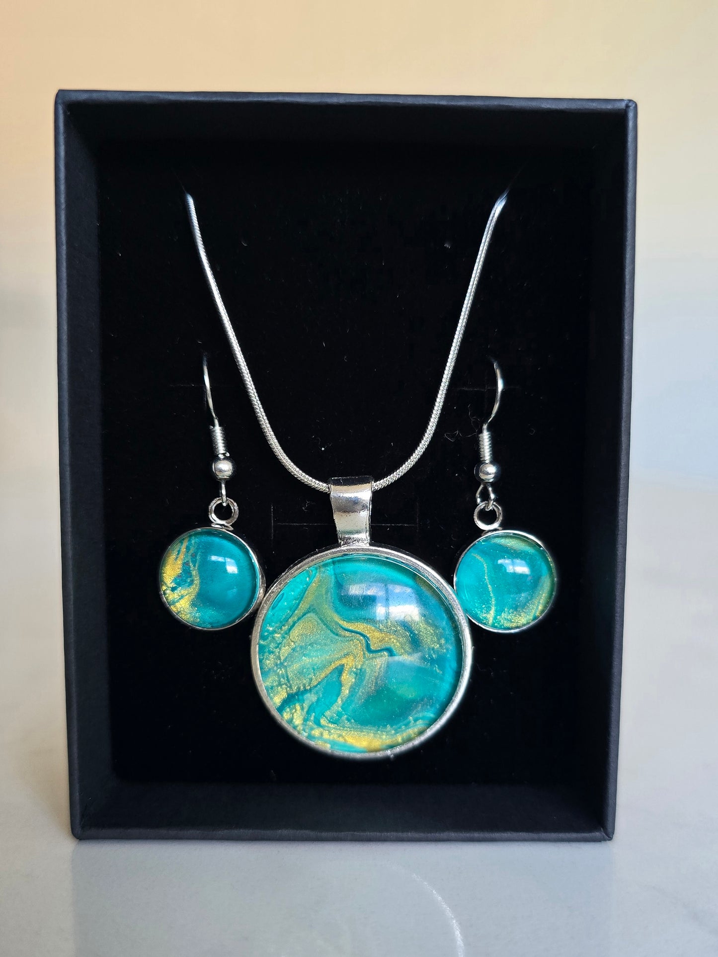 Recycled Paint Pour Jewellery Set – One of a Kind Stainless Steel Necklace & Earrings