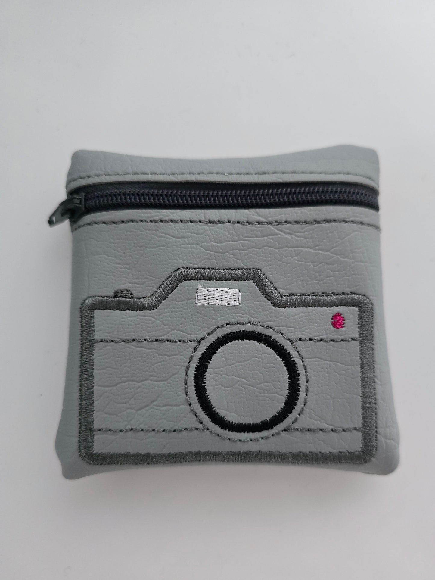 Camera Lovers Gift Bundle – Embroidered Earrings & Vinyl Coin Purse