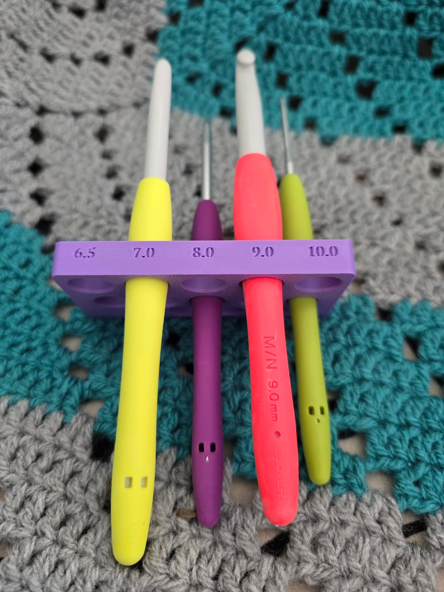 Yarn bowl and crochet hook organiser
