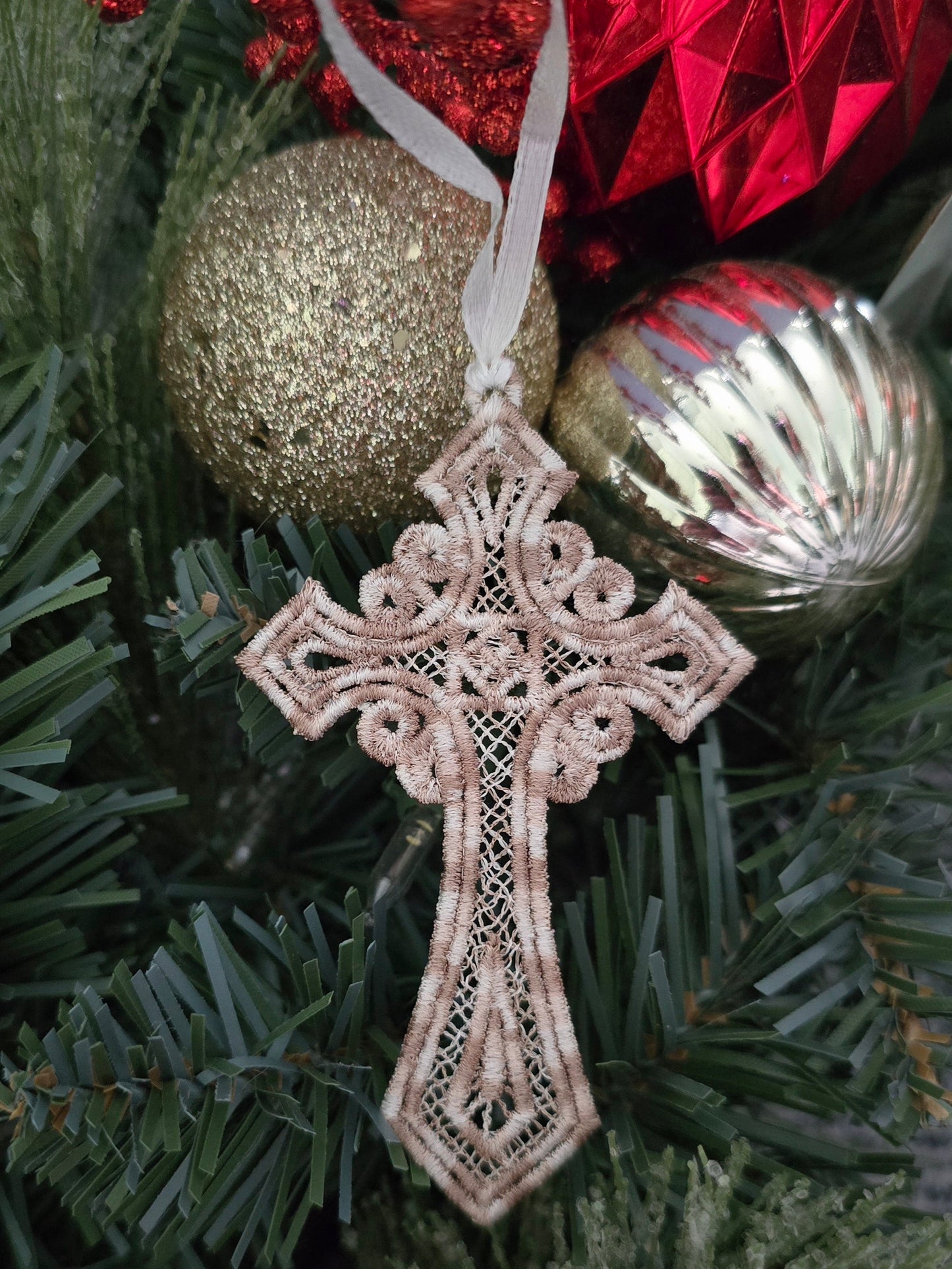 Lace Christmas Ornaments - pack of 4