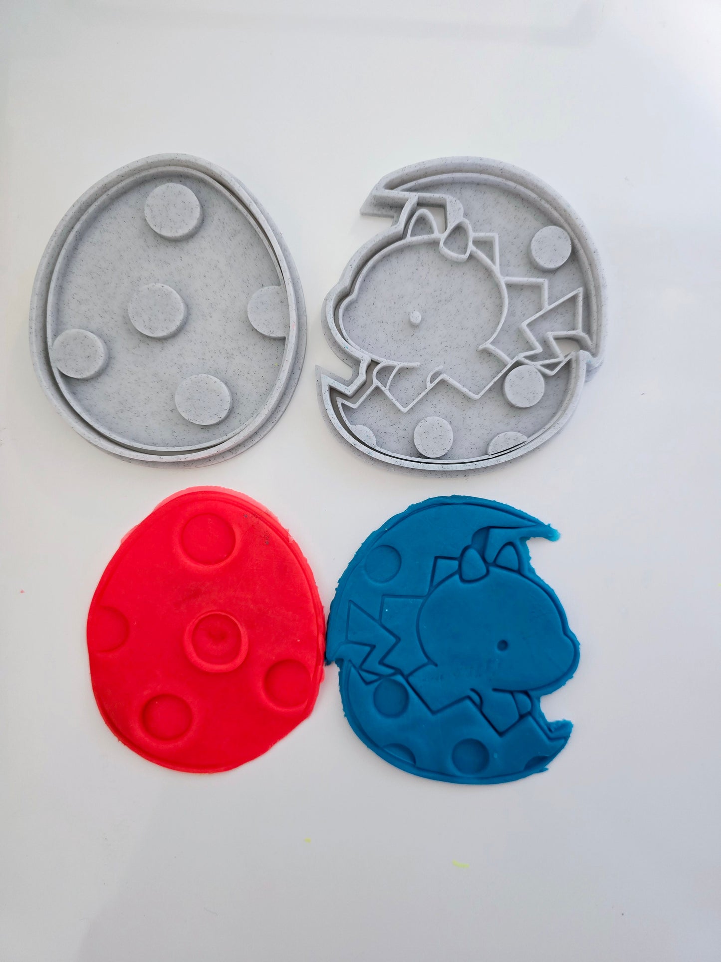 Dino Playdough Cutter & Sensory Tray Pack