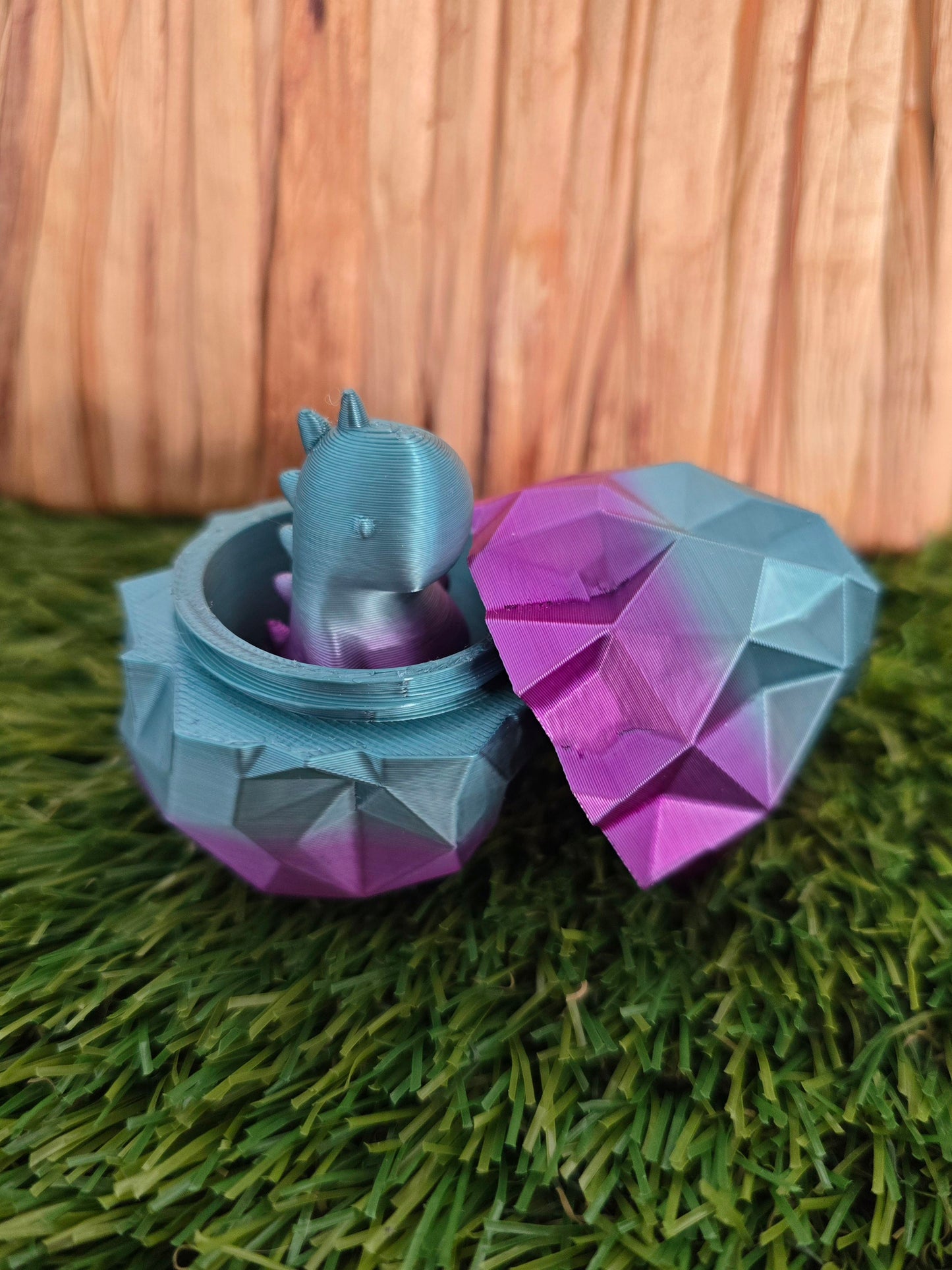 3D Printed Dino Egg with Tiny Dinosaur Inside – Easter Egg Alternative
