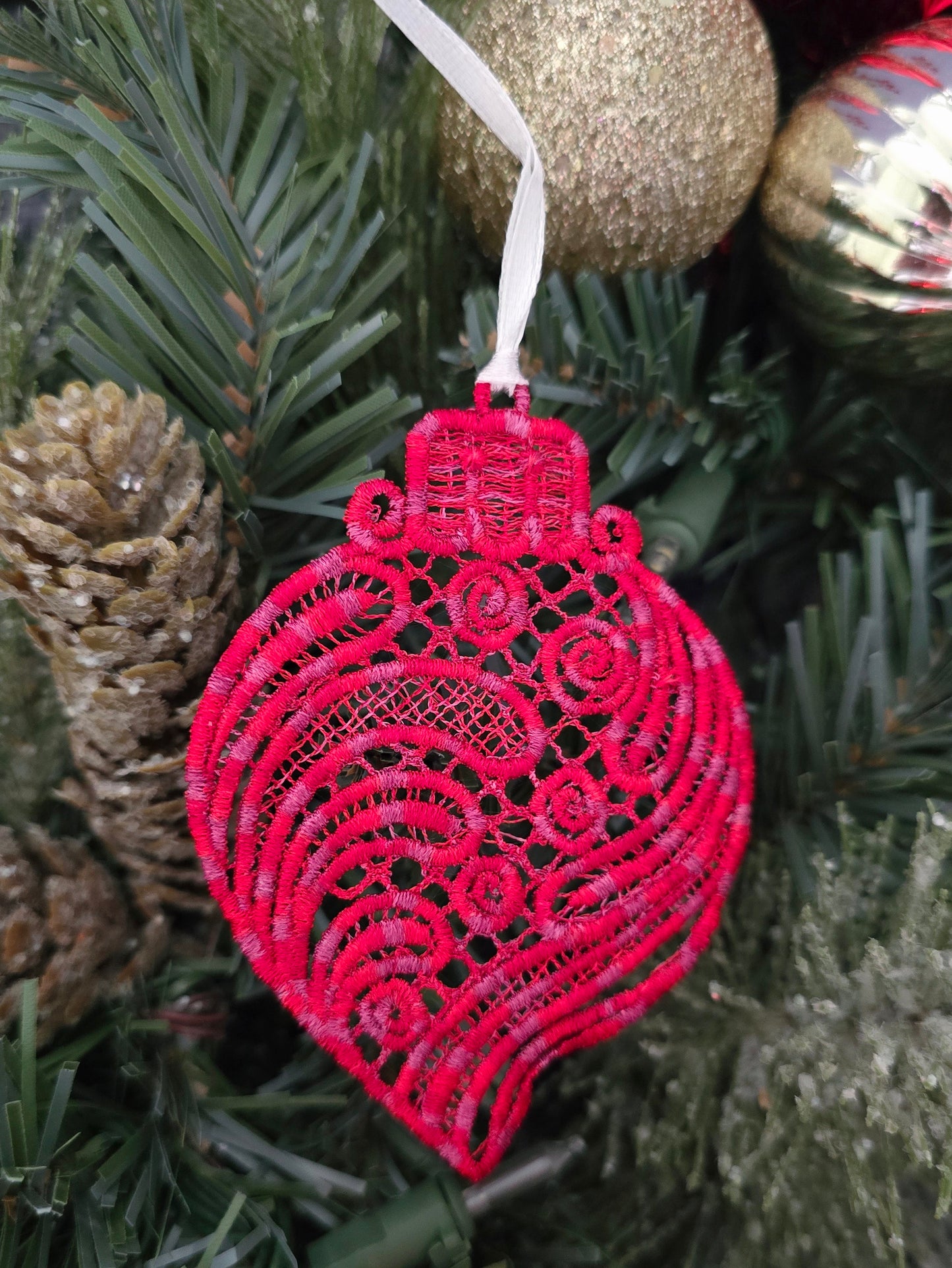 Lace Christmas Ornaments - pack of 4