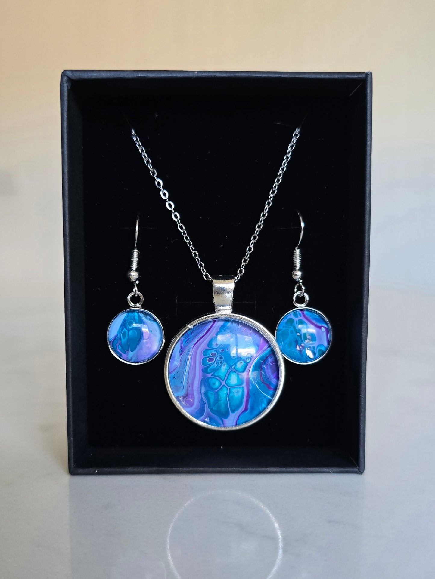Recycled Paint Pour Jewellery Set – One of a Kind Stainless Steel Necklace & Earrings