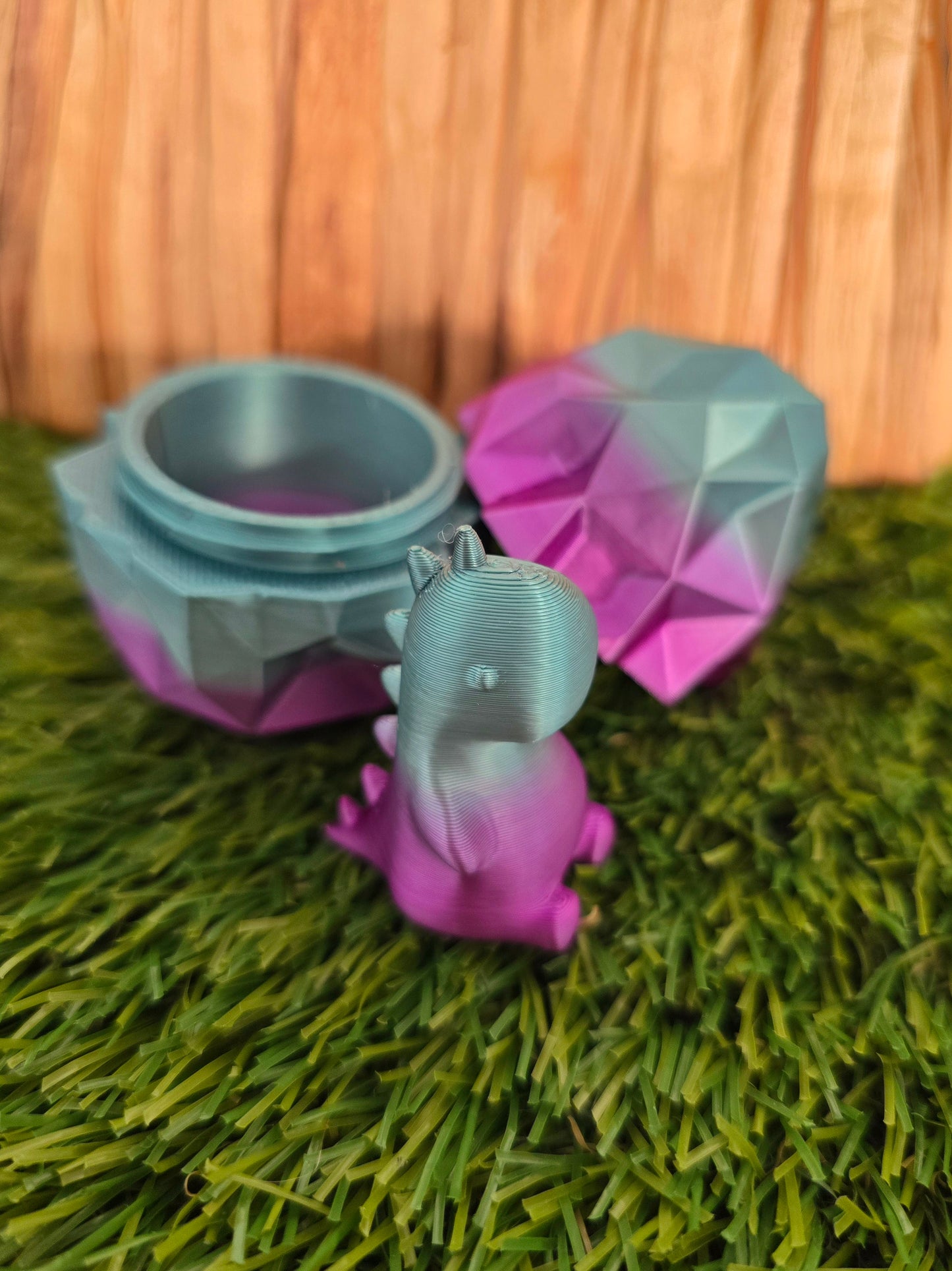 3D Printed Dino Egg with Tiny Dinosaur Inside – Easter Egg Alternative