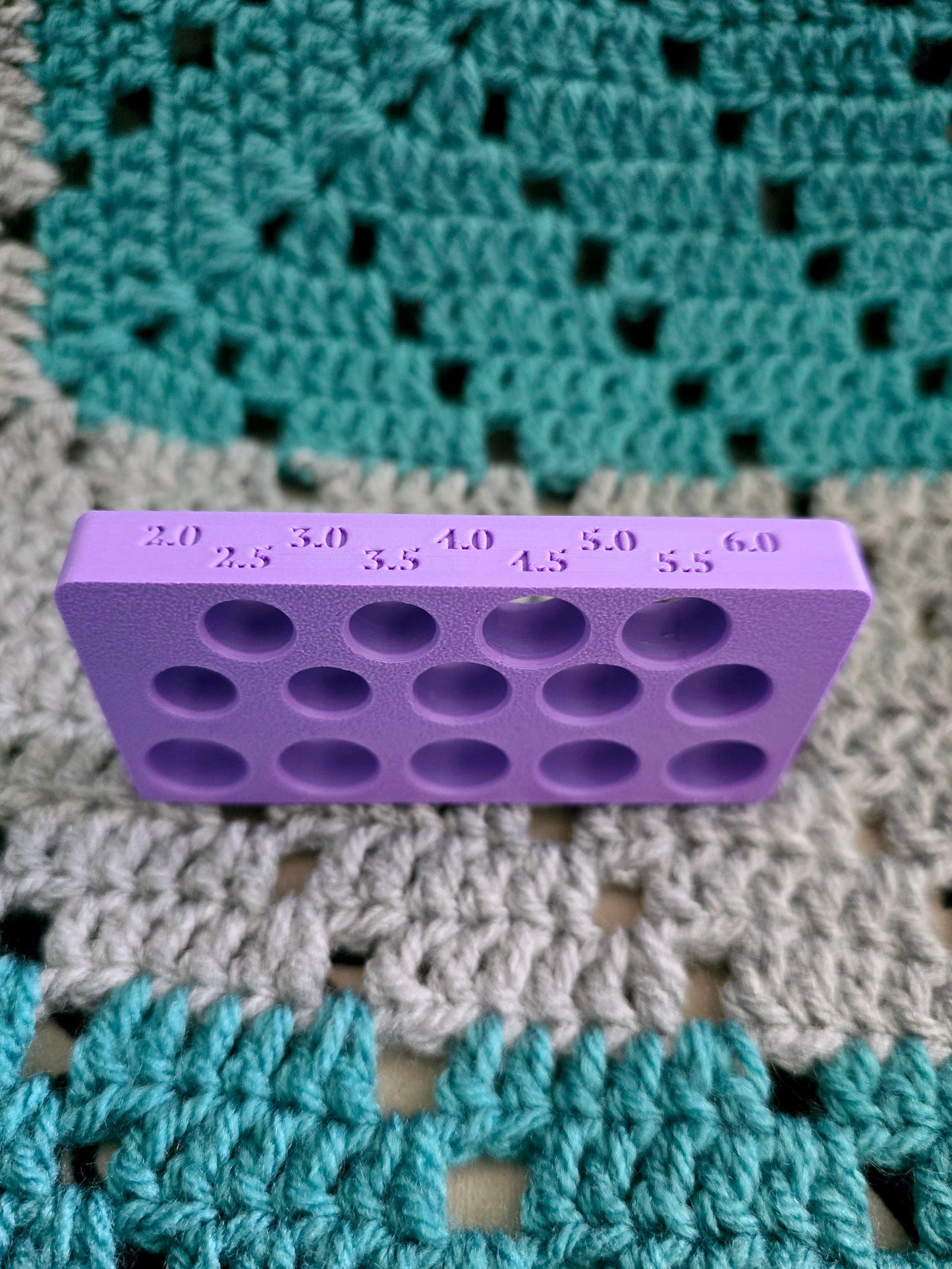 Yarn bowl and crochet hook organiser